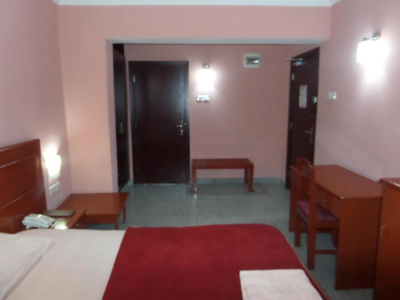 Hotel Newcastle Lagos Eksteriør billede